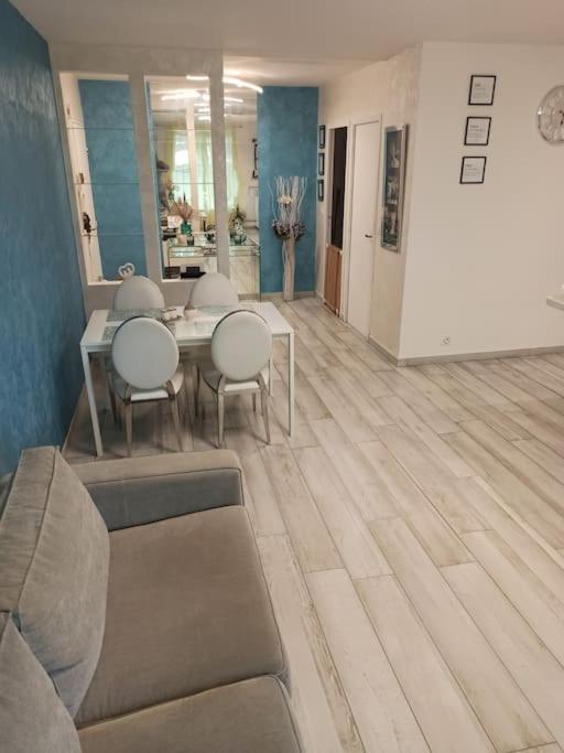 شقة Chez Ilenia Lagny المظهر الخارجي الصورة